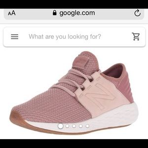 Women’s New Balance tennis shoes